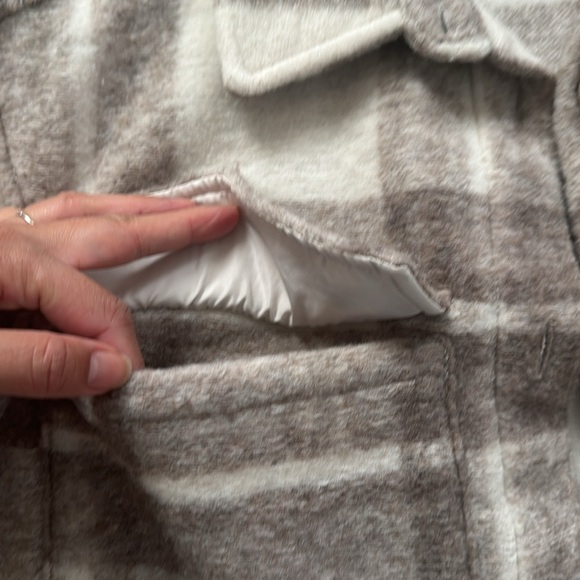 H&M oversized beige and white shacket - Picture 7 of 11